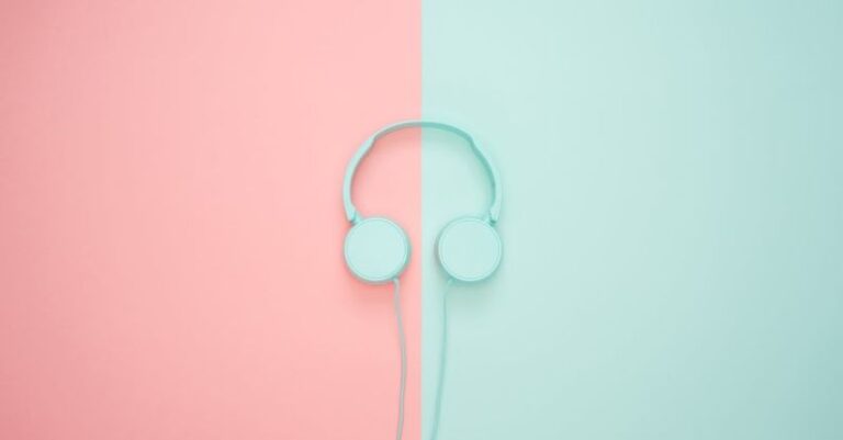 Wallpaper - Blue Headphone