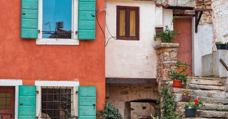 Accent Wall - Passageway