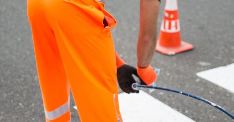 HVAC Maintenance - Fluorescent water protection trousers PROS Poland